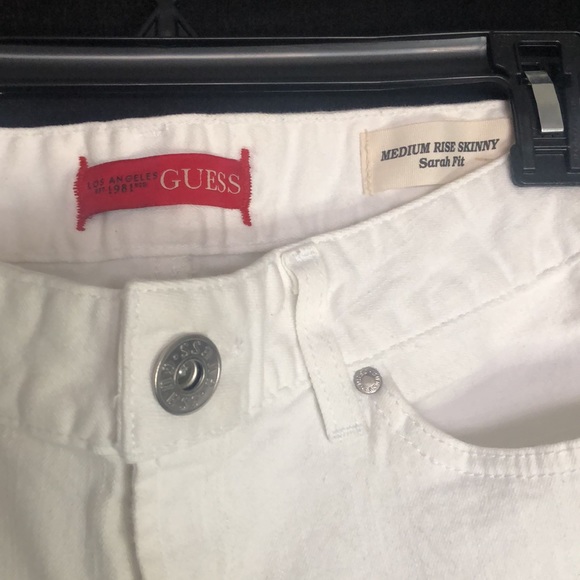 Guess jeans medium rise skinny Sarah fit in US size 28 - Picture 2 of 9